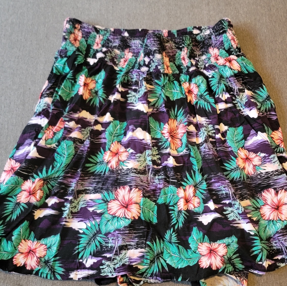 Hot Topic Floral Tiki Skirt with Pockets